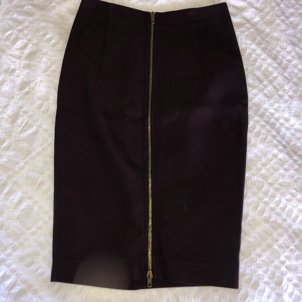 Zara plum pencil skirt with gold zipper. Size XS